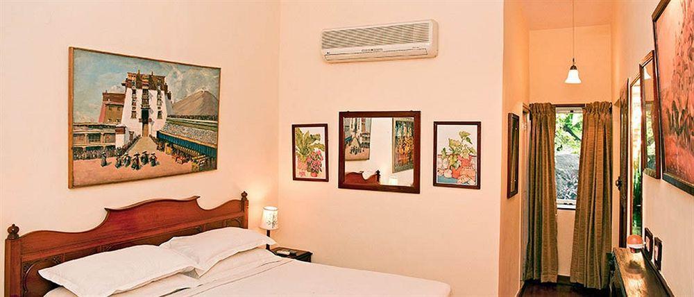 Welcomheritage Connaught House Mount Abu Exterior foto