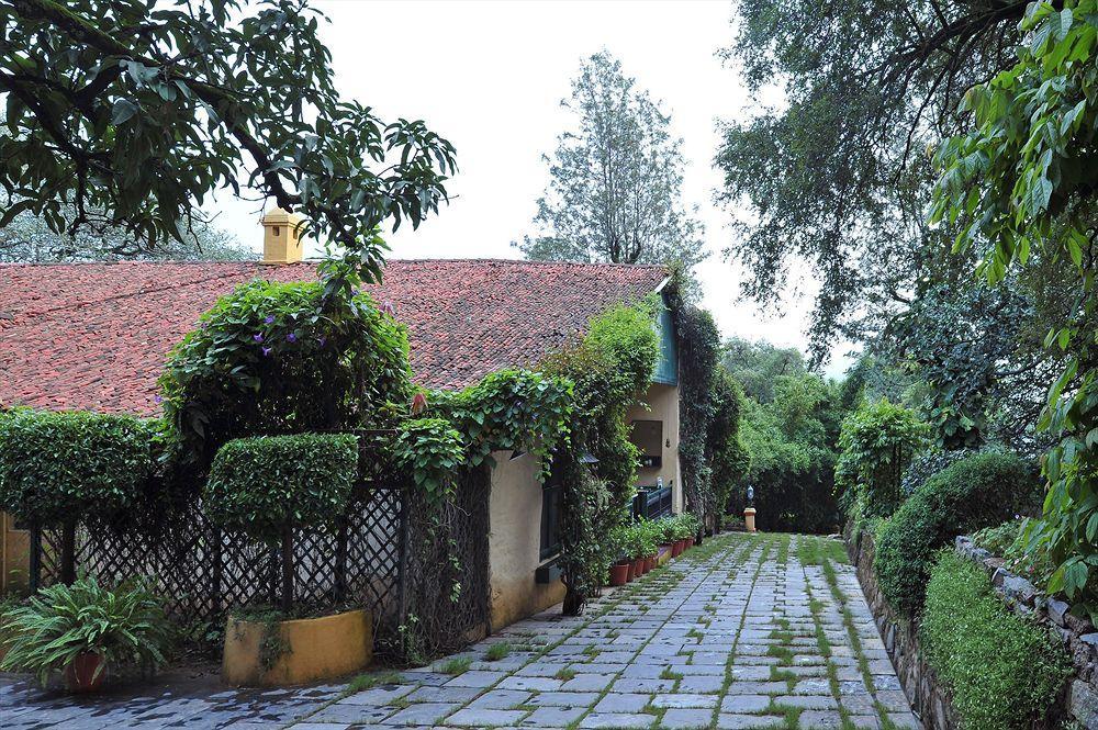 Welcomheritage Connaught House Mount Abu Exterior foto
